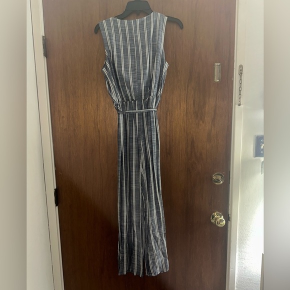Blue and White Stripe Cropped Jumpsuit by Apt 9 Size Medium Petite - Picture 5 of 8